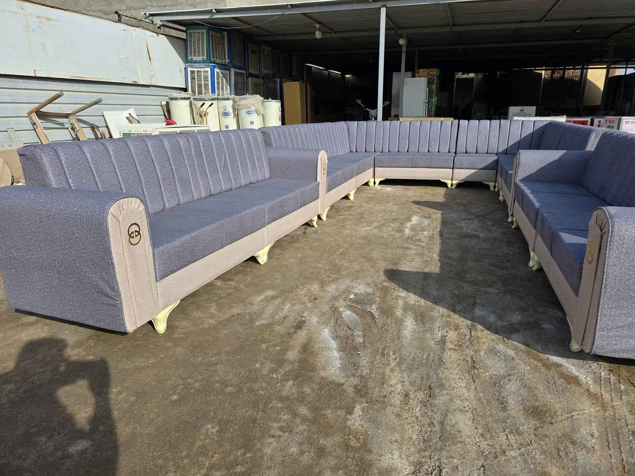 تخم ديوان جديد  ..
يتوفر ديوان حرف L عشره نفر 
وموجود 20 نفر زاويتين  
وموجود 30 نفر ثلاث زوايه 
مواصفات تسكَام مو سوكَي وشرط بلاوييد اسود 
بداية فرع ابو الماش الجهه اليسار مقابل افران ومعجنات الحوراء ومقابل صيدلية عبدالرحمن 
***********
*********** وات ساب
