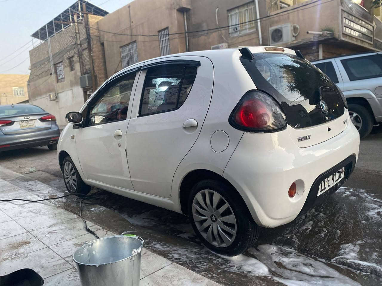 السلام عليكم بانده جيلي موديل 2013 السياره مال بيت نضيفه كلش
صدر كله جديد مكينه جديده تايرات جدد لايتات زنون السياره باسمي رقم الانكليزي الجديد اي نقص مابيها وصبغ نص صفحه السايق 
***********
سعر٤٨ بي مجال قليل
