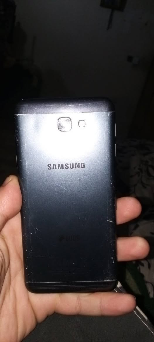 السلام عليكم 
الموبايل للبيع فقط يحتاج اله شاشه فقط 
ادفع سعر عجبني ابيعك


**إذا كنت صاحب هذا الإعلان وتريد حذفه لأي سبب، رجاءا أرسل رسالة إلى الدعم الفني**