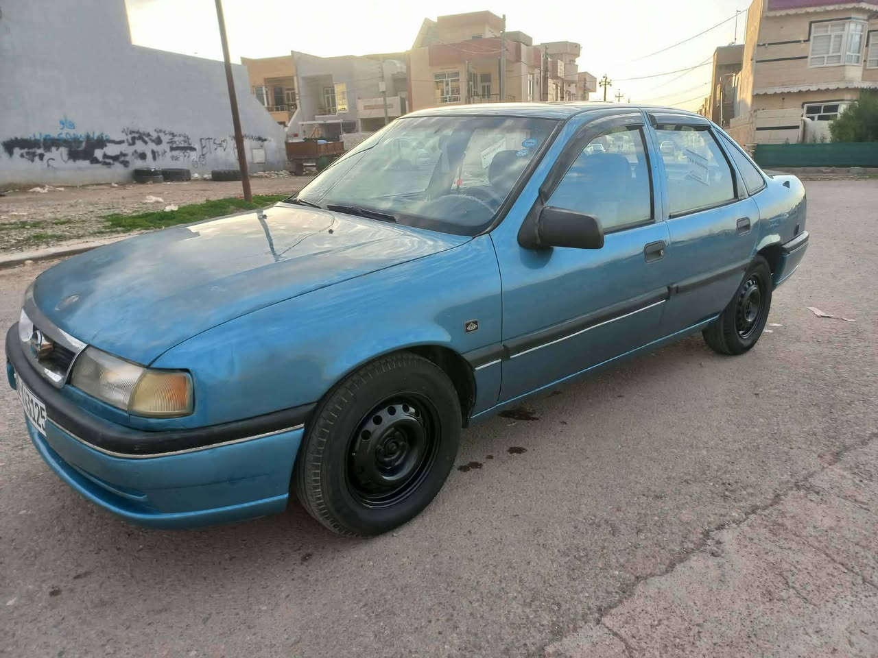 عندي أوپل 18موديل 1992سياره نضيف رقم موبايل ***********
