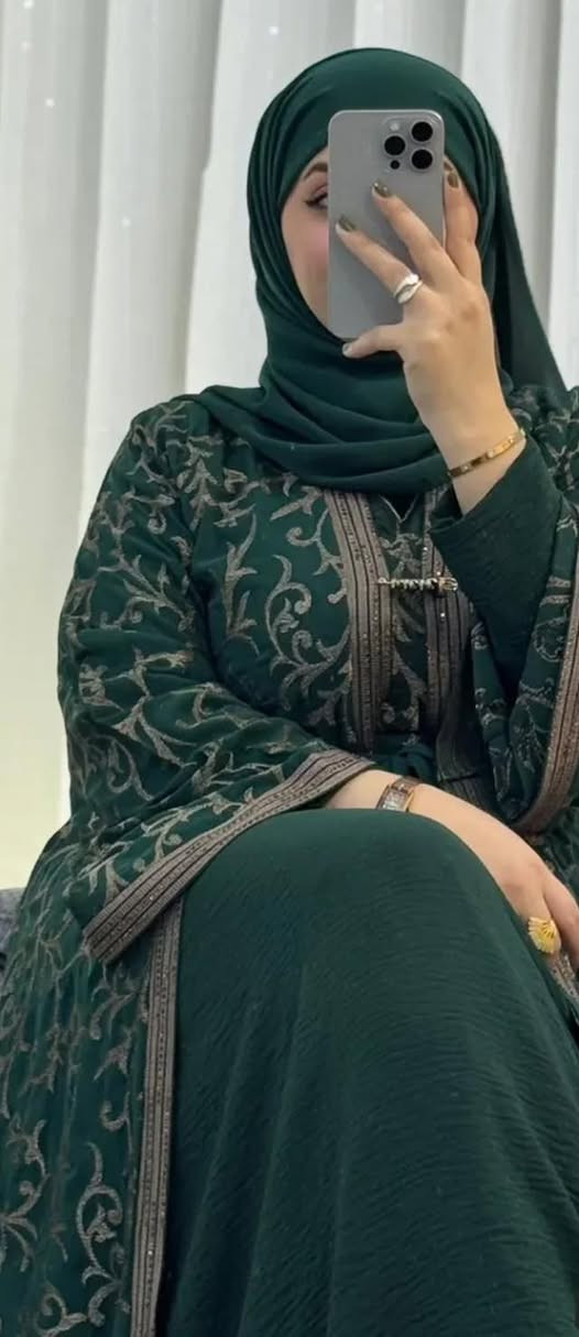 عندي هذا البشت + فستان + شال 
يلبس قياس من l الى xxl وبي حزام للفستان الداخلي يتخصر وحزام بالبشت لونة زيتوني 
جديد غير ملبوس ❌
سعر الشراء ٧٥ سعر البيع ٥٥ الف


**إذا كنت صاحب هذا الإعلان وتريد حذفه لأي سبب، رجاءا أرسل رسالة إلى الدعم الفني**