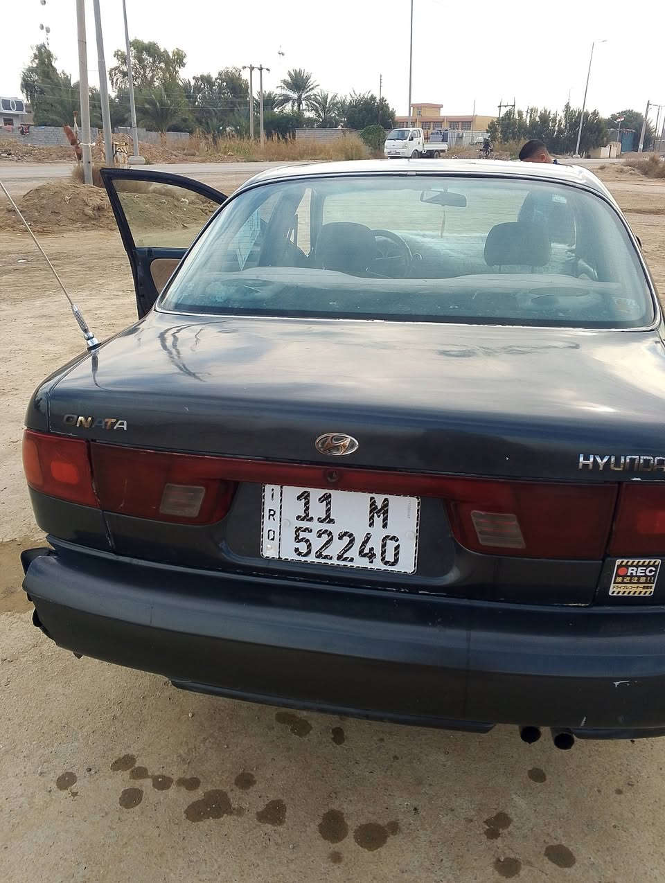 السلام عليكم سوناتا للبيع موديل 95 رقم بغداد السعر ب 40 وبيها مجال  مكانها بدياله بعقوبه سنويه لل 30 رقم الهاتف ***********
