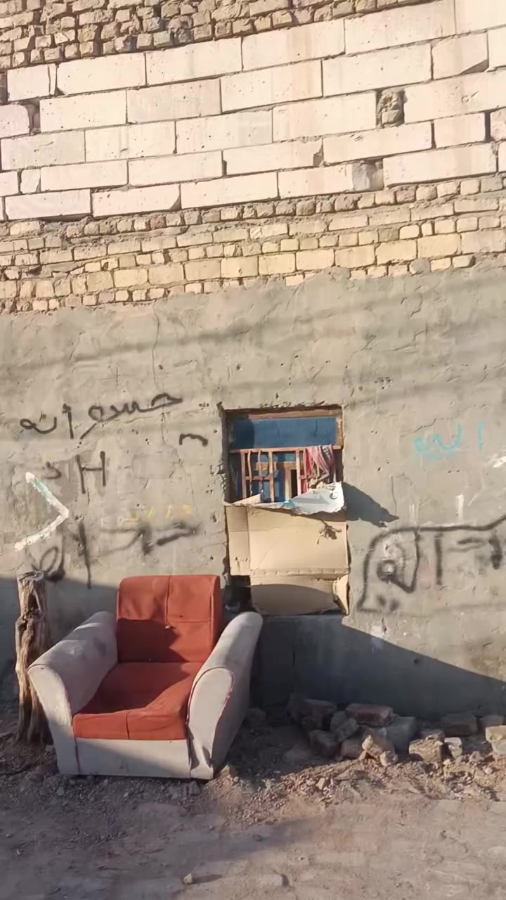 سلام عليكم بيت للبيع مكاني الماجديه نهاية شارع الصفاء القديمه قرب مكتب غاز بيت شرهان بيت يتكون من غرفتين وصاله ومطبخ ودوانيه بيت تجاوز الاستفسار***********
