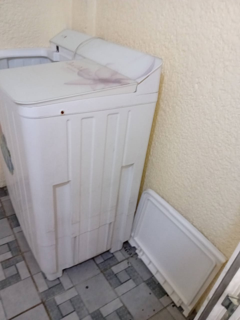 غساله 9 كيلو بسعر 100 الف فقط الي يريدهه يتصل على هاذ الرقم ***********
