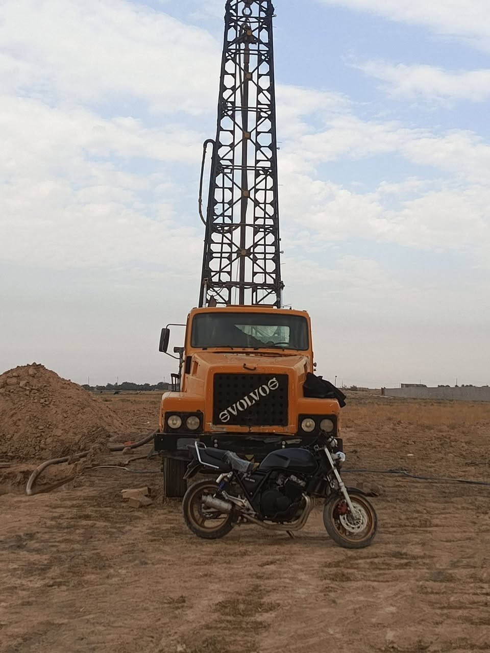 سلام عليكم متوفر حفار ابار ارتوازي في سحاقي وجميع محافضات صلاح الدين وكافت الحجام   لتواصل ***********
