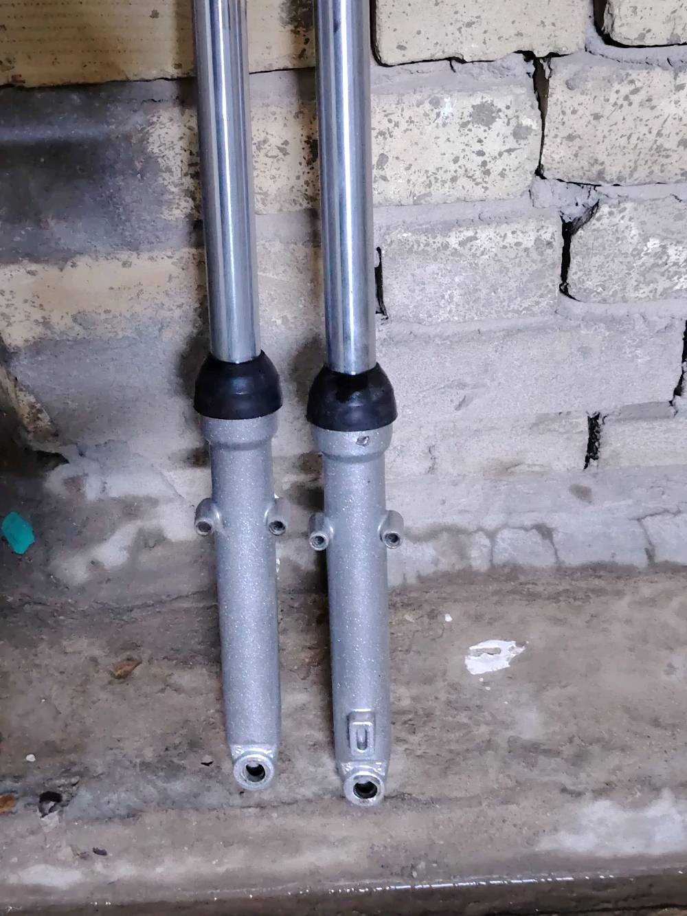 دبلات ايراني ربعة كير 
نضافة 80/100
كلش مرتبات