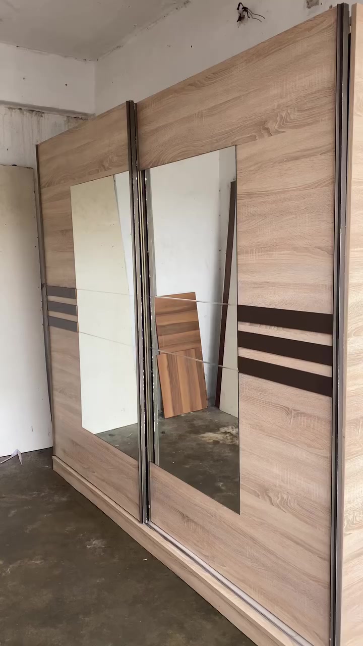 غرفة نوم تركي 5 قطع اخو الجديد نضيف جداً جداً مستعمل شي قليل اي عيب مابيه السعر 400 الف مع الشد والنقل كامل داخل الموصل
العنوان الموصل حي السماح مقابل مدرسة مكة
للمراسلة واتساب ***********
للاتصال ***********
