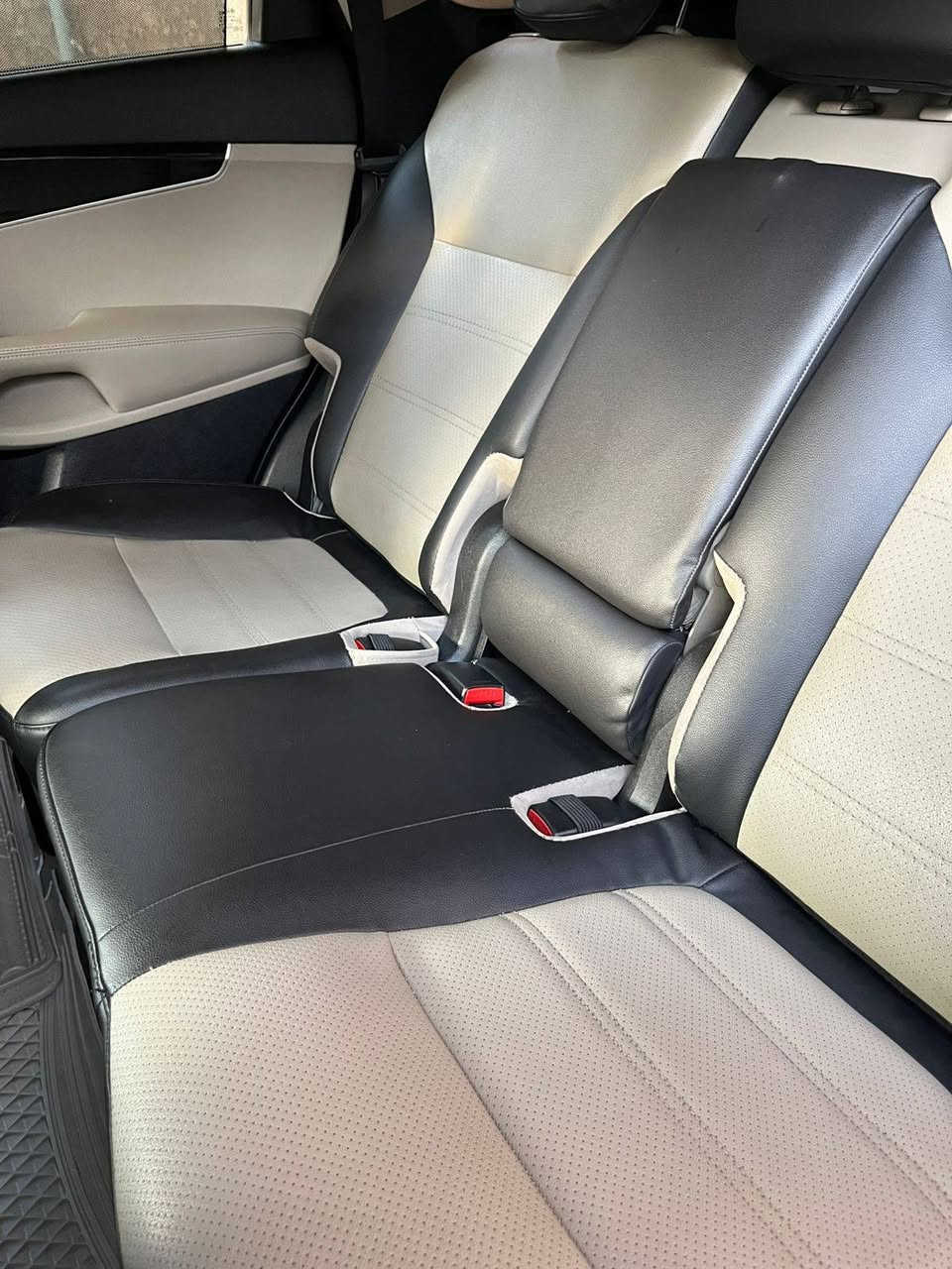 سلام عليكم سورنتو 2020 للبيع خليجي محرك 6 سلندر رقم بغداد خصوصي السيارة باسمي تحويل مباشر مكفولة كفالة عامة عدا بارد مثل ماموضخ كشنات جلد ومفروشة جلد صندوك كهربائي شاشه كبيرة كير 8 نمر بدأت نيكل بصمتين وياها  تحكمات سترين 7 راكب تبريد 3 قطع إنارة ترحيب سيارة تخم تايرات جدد مكاني بغداد الدورة للاستفسار ***********
السعر 240 بيها مجال بسيط كلش والسيارة ماشية 200Km لحد يجي يكسر بسعرها يكلي 230 سيارة ماشية بس نضيفة كلش منطيها مثل ماتنطيني
