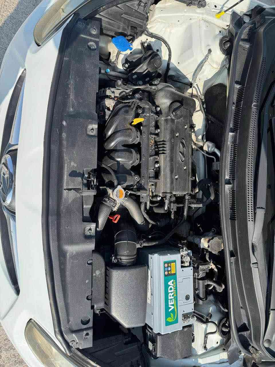 اکسنت دەمار بۆ فرۆشتن / مۆدێل۲۰۱٣سەیارەیەکی زۆر خاوێن و بێ مەسرەفە و جاهزە /  تەنها ۲ پەڵە ساردی بچوکی هەیە/ زۆرش خاوێنە ناو و دەرەوەشی / رەقەم و سەنەوی تازەیە و دەفتەر بەنزینیشی هەیە / تحویل و غرامە بەشەرت و گێر و مەکینە بەشەرت مەسرووفی تێ نیە / سعرەکەشی تەنها ١٠٥گەڵا و مامەڵەیەکی کەم . ژ.م ***********
*********** كركوك, العراق
