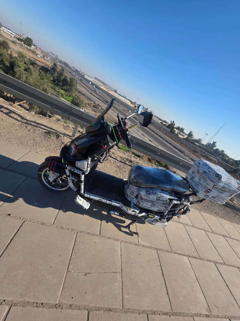 دراجة شحن للبيع الاسم صاعقة  مستعملة شهر واحد بعدهة جديدة السعر 1250 المكان أبو غريب شارع الزيتون ***********هاتف
