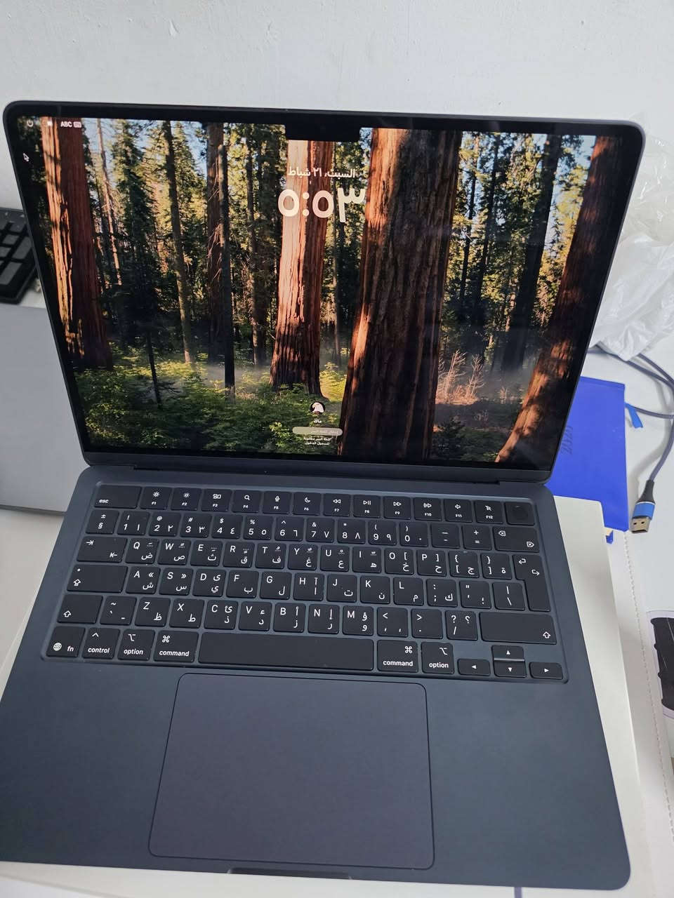 ماك بوك اير m4
مشحون ٣٠ مرة بطارية ١٠٠ 
رام ١٦ وذاكرة ٢٥٦ 
حجم شاشة 13.6 ضمان ماستر 
سعرة 1275 الف نهائي 
رقمي ***********
