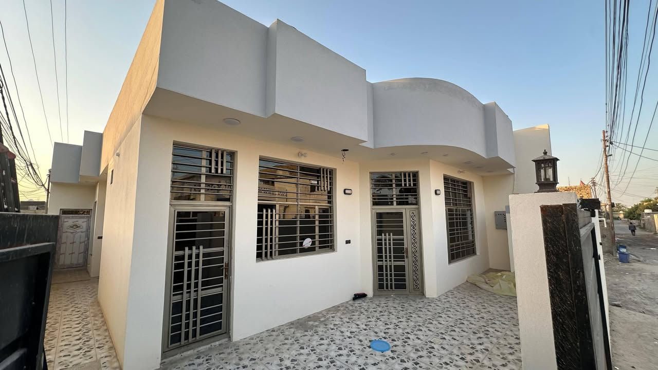🏡 دار للبيع – ركن 🏡
📍 الموقع: بغداد / المدائن – منطقة الجعارة
🚗 يبعد عن الشارع الرئيسي للمدائن حوالي 250 متر.
📐 المساحة: 185 م²
📏 الواجهة: 11.5 متر
📏 النزال: 16 متر
🧱 نوع البناء: طابوق
📄 نوع العقار: طابو زراعي – سند (25)
مواصفات الدار:
استقبال
صالة
مطبخ
٢ غرف نوم
حمام داخلي
٢ صحيات خارجيه 
📞 للاستفسار والاتصال:
***********
***********
