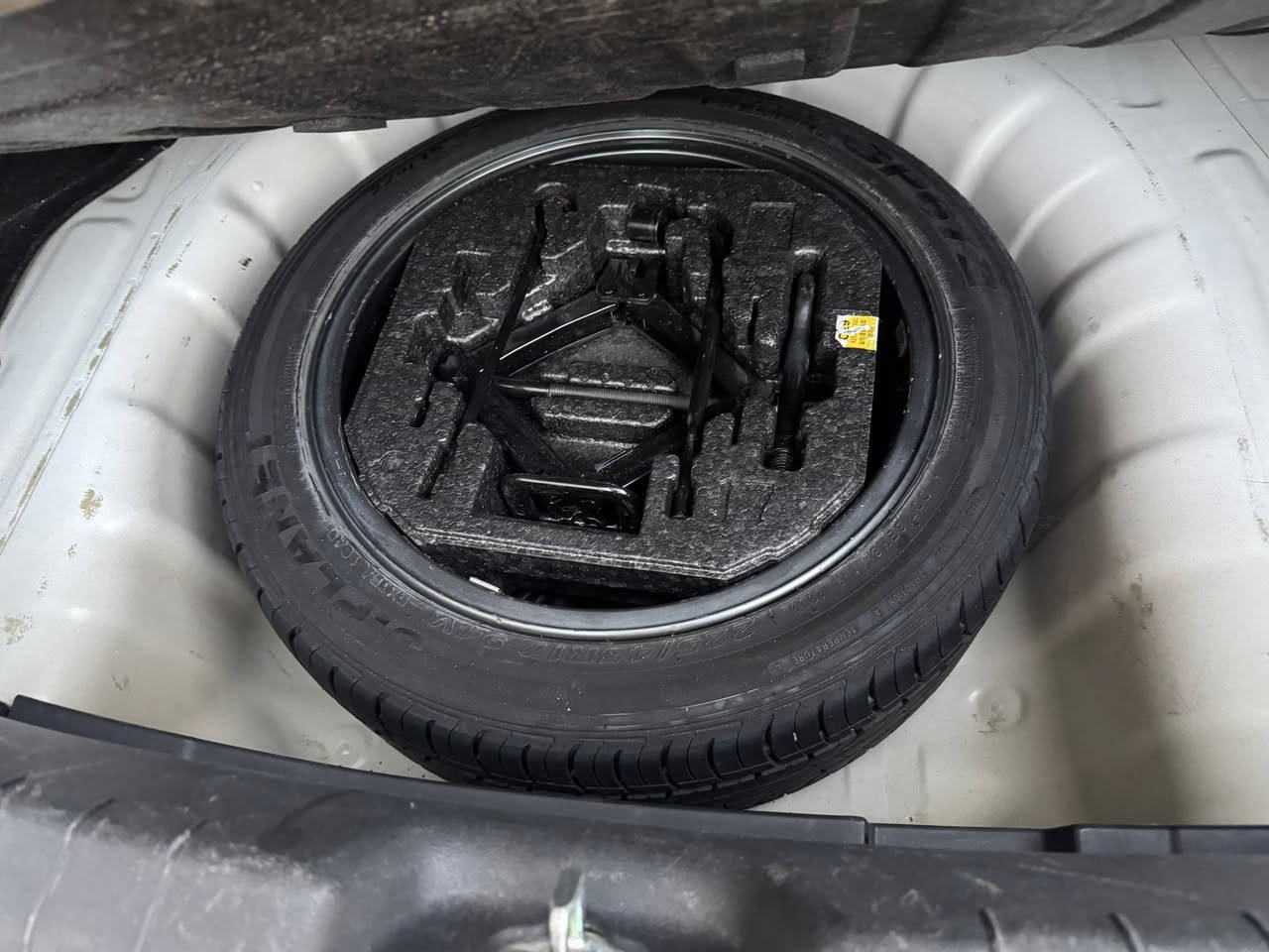 السلام عليكم النترا خليجي رقم اربيل انكليزي بأسم شركة  2020 السيارة فول واحد ع واحد تبريد قطعتين محرك 2000 فتحت سقف مري شفط كامره دواره بالجنطة اصلية ويل كب كروب عدد 5 سبير منازل بصمة كاعيه مغلفه شاشه اصلية تبريد حداديه مكينه كله مكفول بدون فتح بيها باب الوره صبغ اثر دحجه بسيطه وكرت جوه قبق البانزين زغير وبيها 5 حالبوات بالقماره زغار جداً وما مبينات وبالبنيد 3 حالوبات والجنطه ما بيها الدوسه اليمنى مصبوغه بس صبغ طبق الاصل  سيارة احله من الصور 

    عنوان النجف الاشرف قرب مركز الغري للإستفسار ***********
