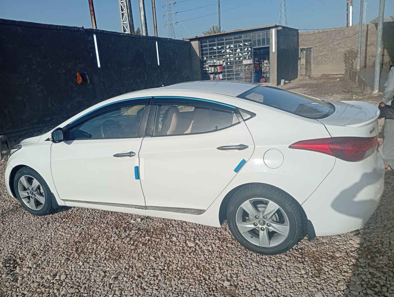 السلام عليكم انتره 2013. للبيع
محرك 1600 سياره بيها 4قطع صبغ بدون ضربه قويه سنويه جديده باسم شركه   كير محرك حداديه تبريد كلها جدد  فول مواصفات. 
سعر 105وبيها مجال. مكاني نجف كوفه عباسيه 
***********
