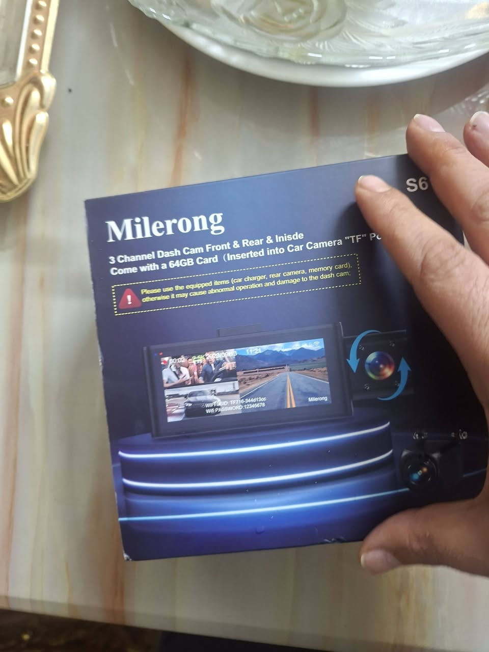 السلام عليكم داش كام للبيع جديده غير مستخدمه مع رام ٦٤ كيكا  مكاني بغداد الكرخ وماعندي توصيل ابيعها من باب البيتت
السعر ٥٥ الف


**إذا كنت صاحب هذا الإعلان وتريد حذفه لأي سبب، رجاءا أرسل رسالة إلى الدعم الفني**