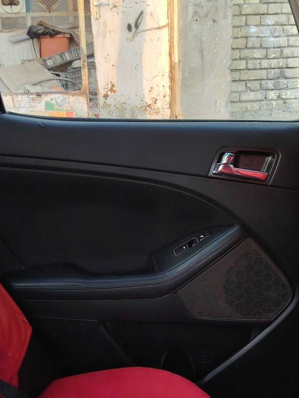 كيه اوبتيما مضلع امريكي تبديل بنيد فقط محرك تيربو 2000
فول مواصفات 
اشاره ترحيب ويل كب رياضي حجم 17
بصمه تشغيل بصمه ابواب 
كشنات جلد تدفئا تبريد بلكشن 
كشن كهربائيّ السايق والصدر 
شاشه  وكامره ابلاد قرص ابلوتوث واواكاس منافذ شحن 
قمارا بنراما سلايت فتحتين تحكمات تستيرن فول  +شفتات دواخل كلها جلد  شاشه اعطال  مرايه تحتيم داخليه  سياره بسمي تحويل مباشر رقم بغداد 
سنوبه نافذه صار 20يوم 
مديل 2011 السعر100$ قابل للتفاوض 
مكان السياره ذي قار المركز حي الامن الداخلي 
***********   ملاحظه سياره  بيه شخوط
