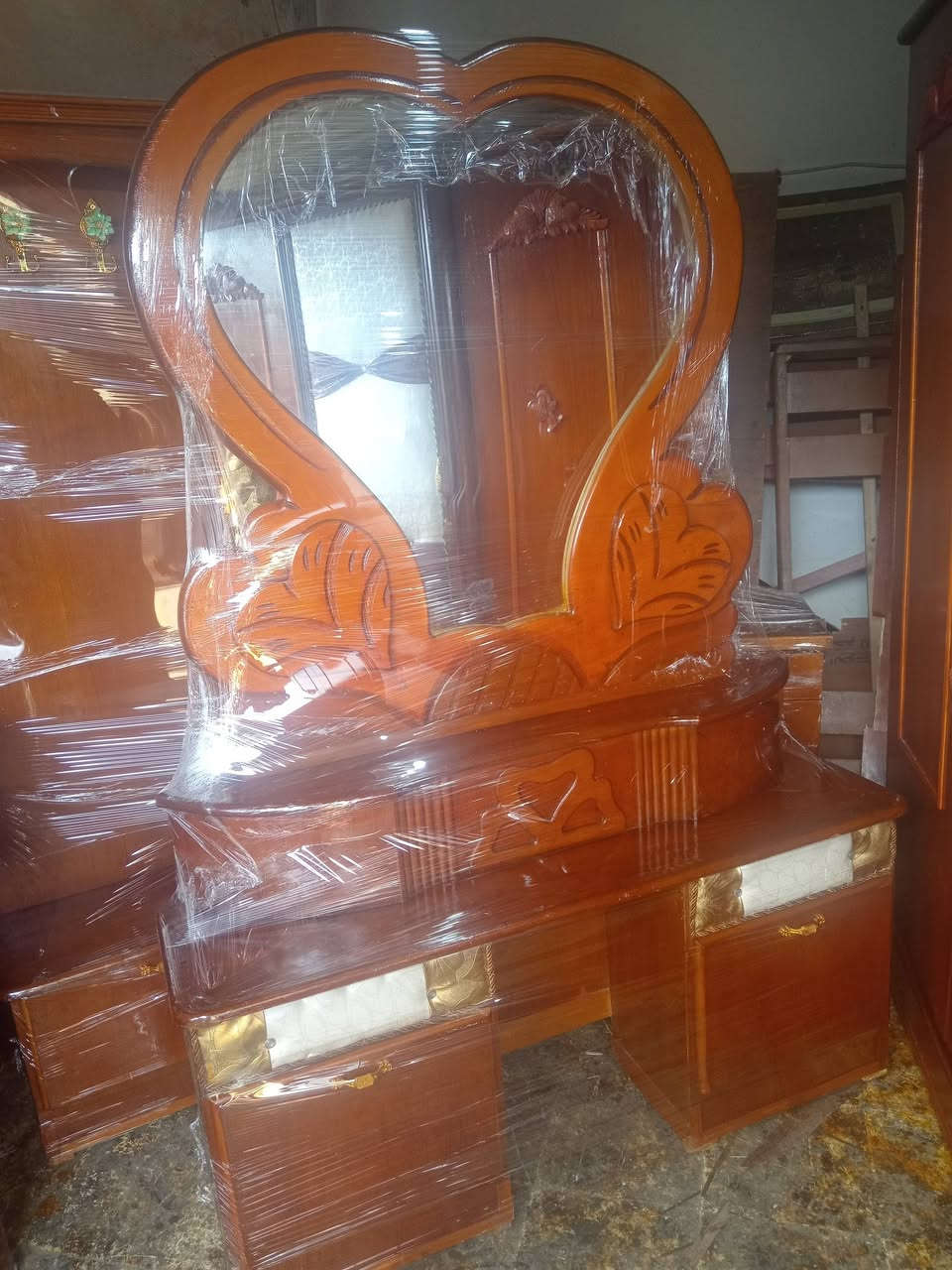 غرفه نوم السعد 400 وبيها مجال اتصال على هذا الرقم ***********
