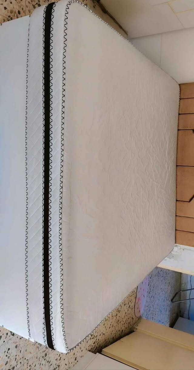 دوشك نفرين للبيع 
دوشك للبيع ارتفاعه 25cm مع طبقة طبية. 
 قياساته موضحة بالصور أمامكم واي استفسار عدكم تفضلوا خاص. 
السعر 75 الف. بغداد, العراق


**إذا كنت صاحب هذا الإعلان وتريد حذفه لأي سبب، رجاءا أرسل رسالة إلى الدعم الفني**