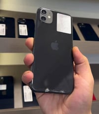 آيفون ١١ • ٦٤ • شروخ بسيطة بالظهر