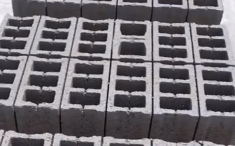 يتوفر بلوك شمال   ثلاث فتحات خفيف -ثقيل -وسط  وبسعار مناسبه وتوصيل كافه محافظات ***********
