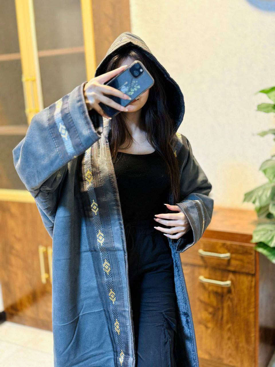 حبيباتي وفرتلكم الفروة المبطنة التحففففة جديات تجننن عن تجربة احجيلكم الاخذ منها يعرف هلشي توفرت بالوان حلوة وكوالتي ممتاز جربوها &&&وبسعر كولش معقول تكدرين تراسليني على الواتس ***********
