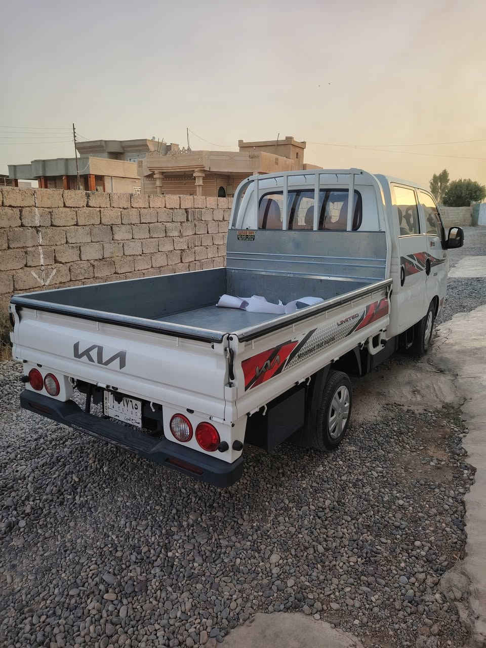 #السلام عليكم   للبيع كيه دبل قماره موديل ٢٣ ماشيه٣١الف وضع الشركه بيه طخه بلباب اليمين معدل علبارد السعر ١٧٥ ورقه.   ***********
