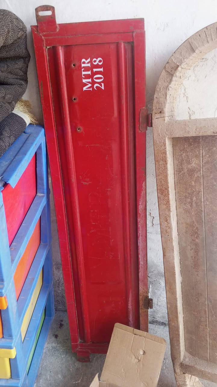 السلام عليكم دني الغراض للبيع دعاميه وباب وجير بوكسات اثنين وكابريتر كلهن شغالات الليي الاستفسار خاص او على الرقم ***********
