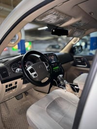 لاندكروزر GX • ٢٠١٤ • ١٦٨٠٠٠ كم