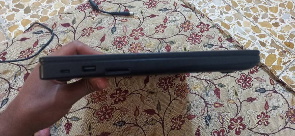 لابتوب مستعمل نوع Dell 
 كلشي موضح بالصورة يمكم اسمه والرامات والذكراة كرت شاشة  2 گيگا نوع نيفيديا اللابتوب مابي شي للأمانة وسلس ومابي اي تقطيع وشحنه يكفي 3 ساعات او 4 معاه شاحنته الاصلية والماوس وجنطة رايده 250  كلشي موضح كدامكم يحتاجله بس اشياء بسيطة . 

مكاني موصل رقمي هنا 
***********
