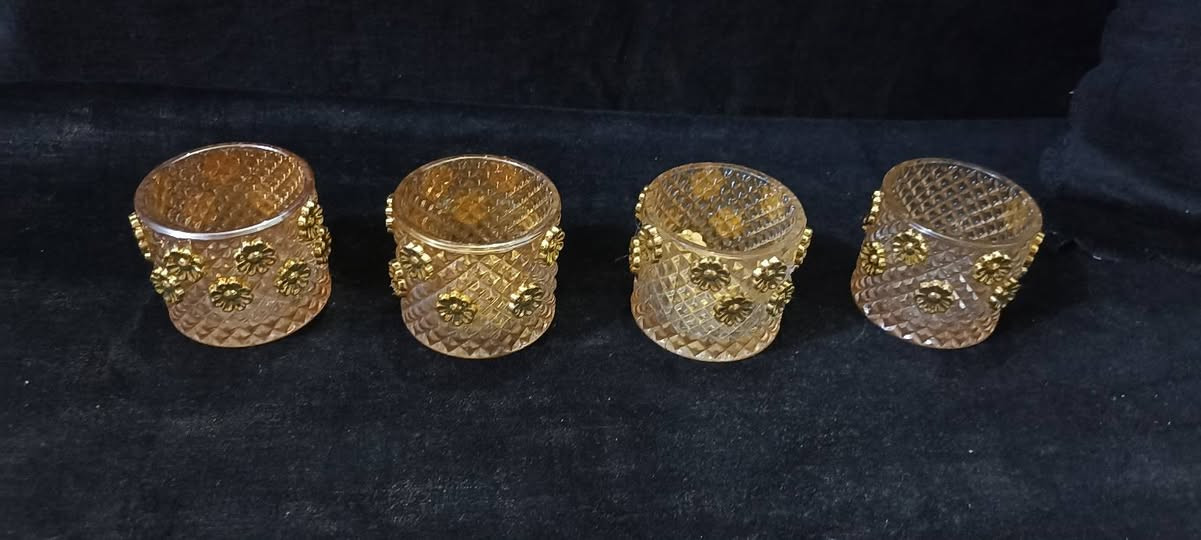 كلهن ب 25 
24 قطعه


**إذا كنت صاحب هذا الإعلان وتريد حذفه لأي سبب، رجاءا أرسل رسالة إلى الدعم الفني**