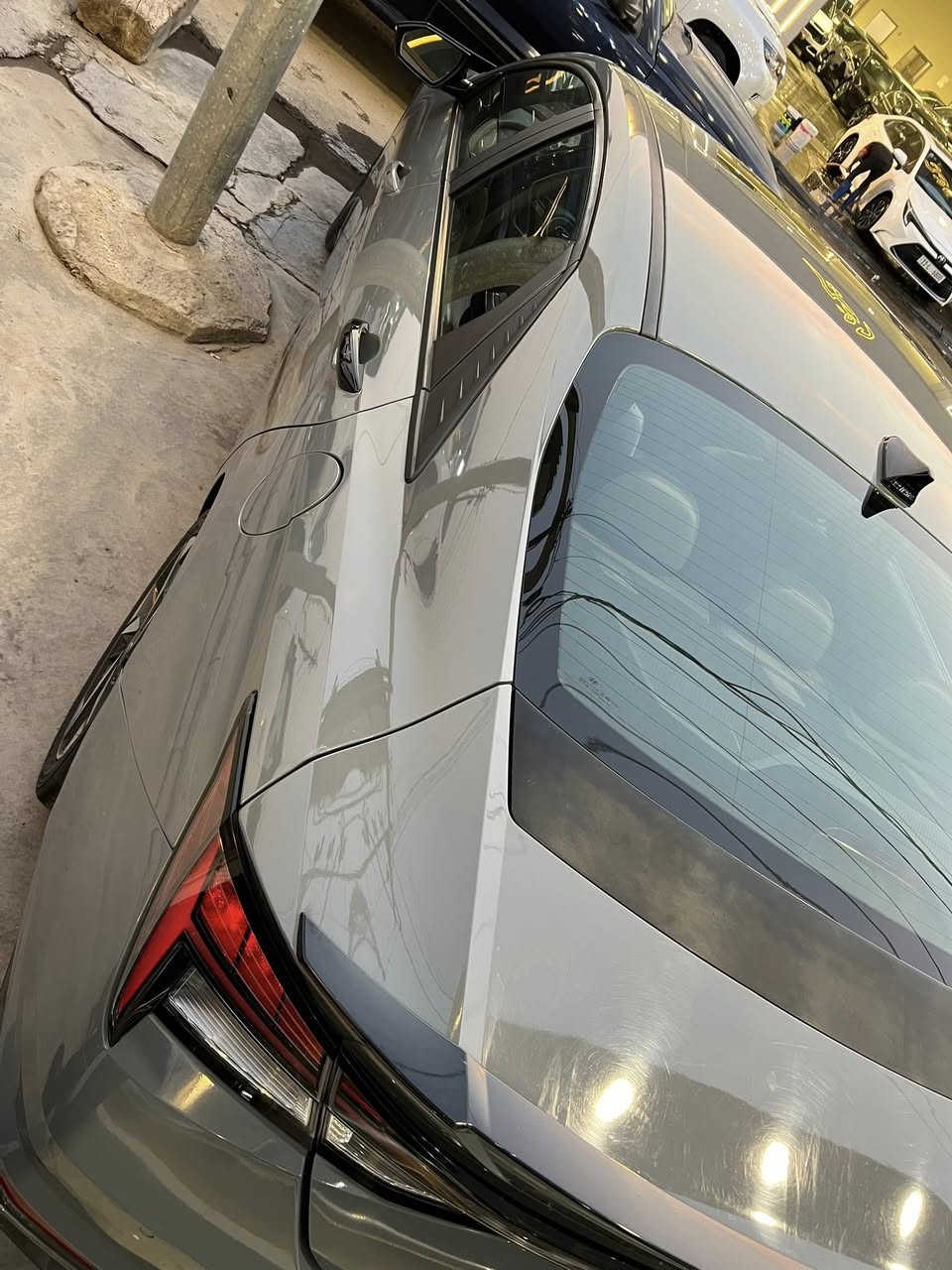 السلام عليكم
النترا 2022 امريكي
هايبرد فول مواصفات
محرك 1600 هايبرد
حادثها جاملغ اليمنى فقط بدون دواخل باقي السياره كله نظيف 
رادار امامي
رادار خلفي
تشغيل عن بعد
شاشة دجيتال
المكان بغداد الجادرية السعر 158 وبيها مجال 
الاستفسار  ***********
