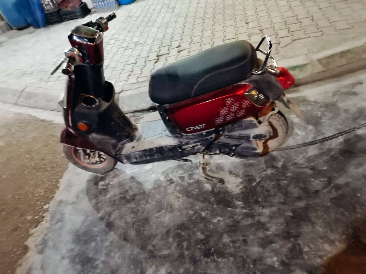 سلام عليكم دراجه بوليس للبيع نضافه فول اوراق كامل منفيس كل عيب مابيها حجم المحرك 125 العنوان قره تبه
السعر 500 وبيها مجال لل استفسار الاتصال بالرقم ‏‪***********‬‏
