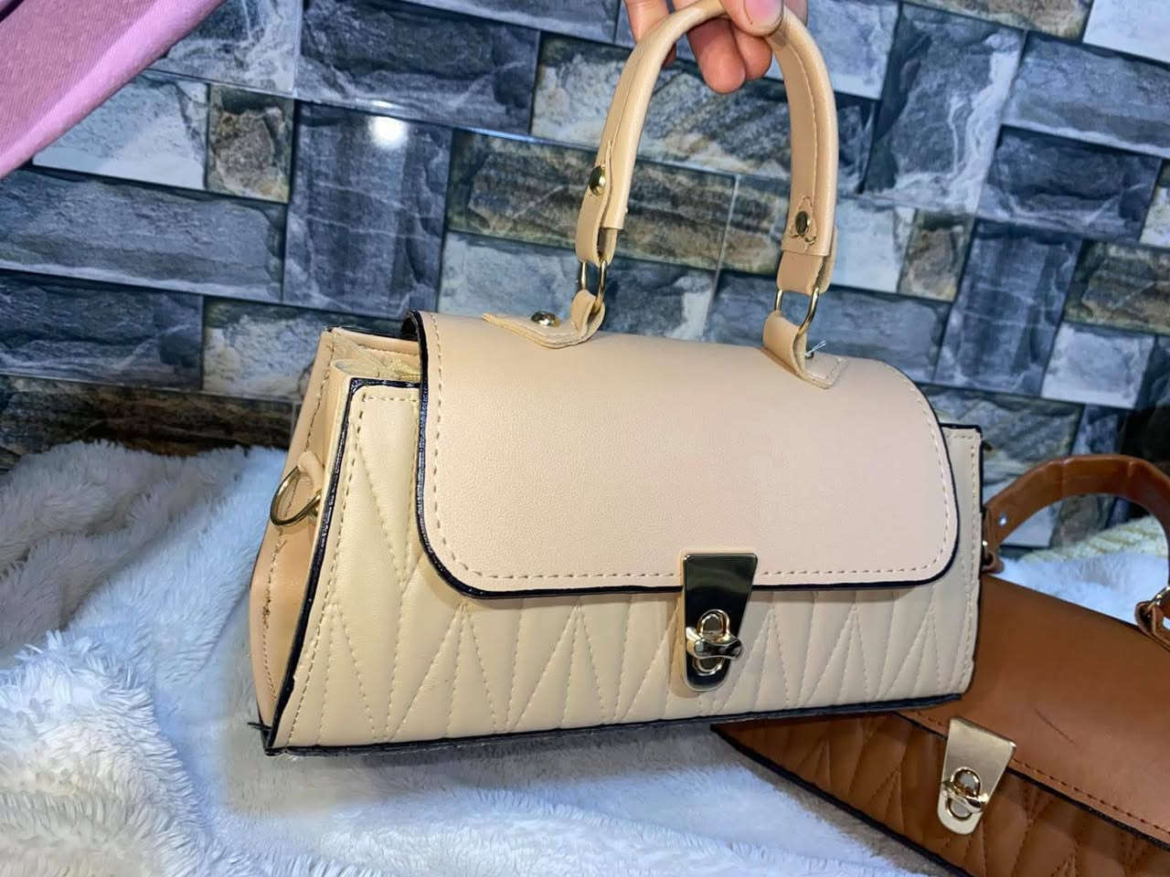 اتمنئ من كل شخص يوكف وياي ويساعدني فتحت مشروع حقائب نسائية واتمنى مساعدكم ودعمكم لي


**إذا كنت صاحب هذا الإعلان وتريد حذفه لأي سبب، رجاءا أرسل رسالة إلى الدعم الفني**