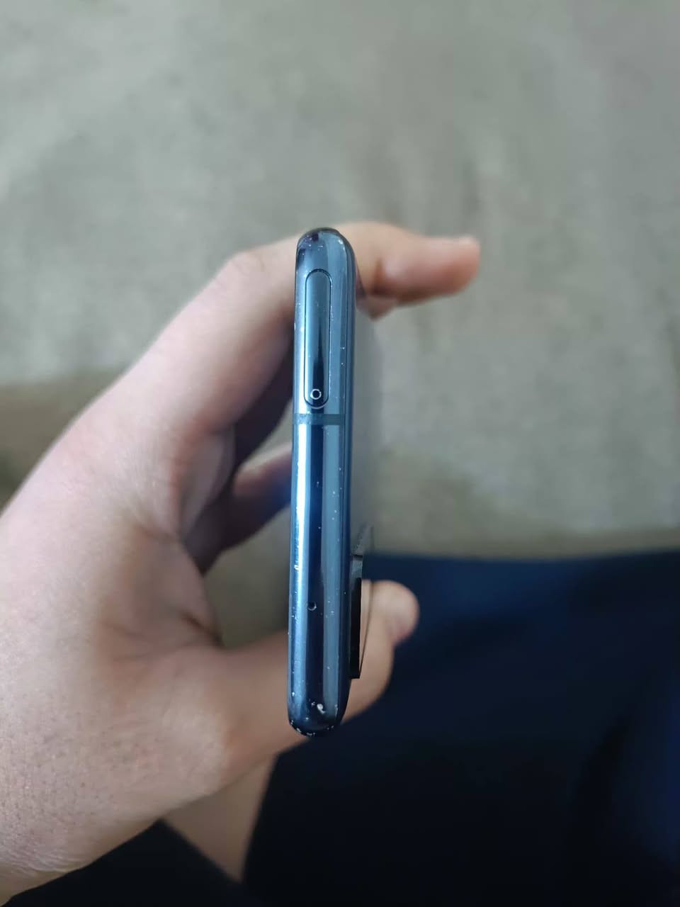 سلام عليكم جهاز Galaxy S20FE 5G ذاكرة 128 شرق اوسط  دبل سيمكارت حهاز حلو ونضيف شوفت عينك شاشه املد 90 فريم بل ببجي نضافت الجهاز 85بل100 سعر الحهاز 210 اوبي مجال حك الجيه الرقم ***********فقط وتساب مكاني بغداد العبيدي
