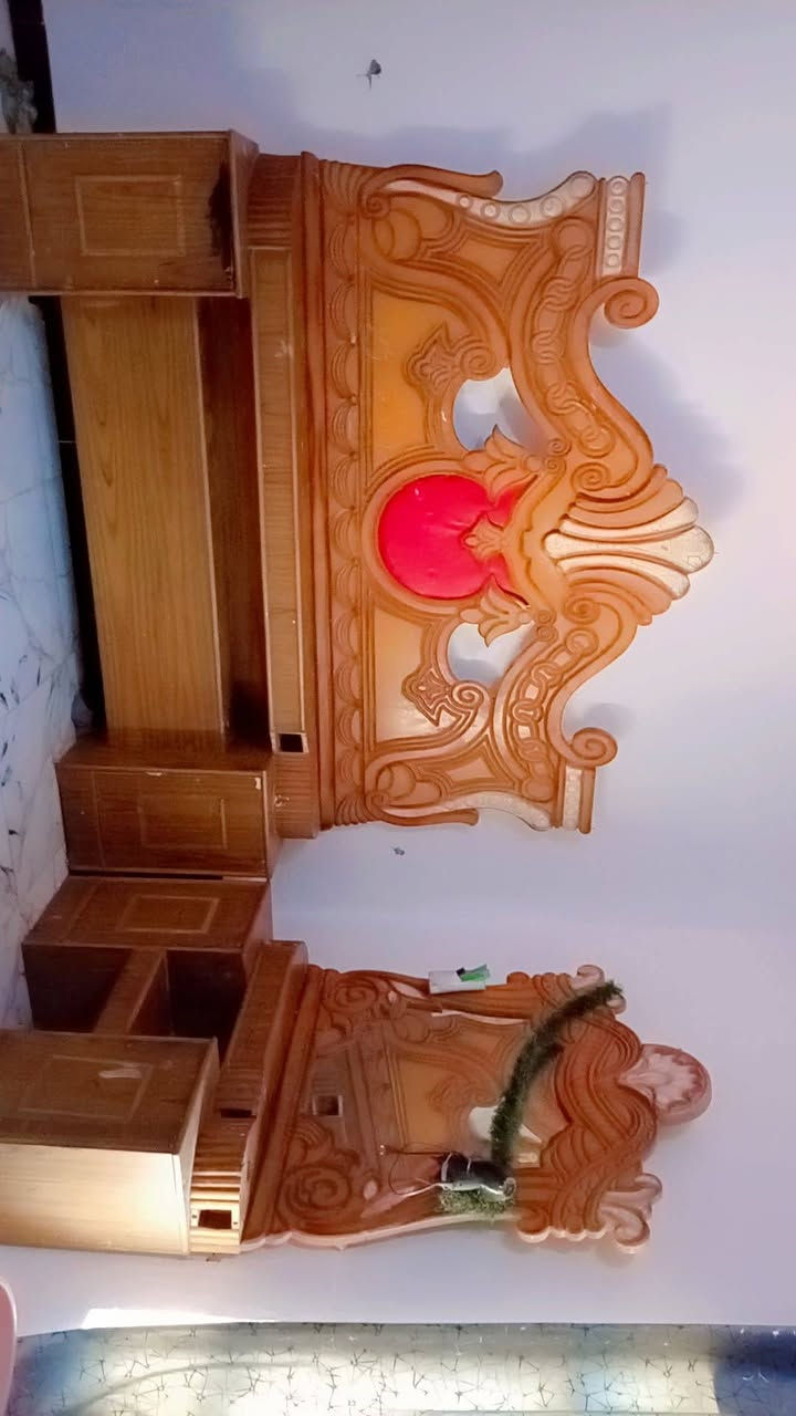 ***********
