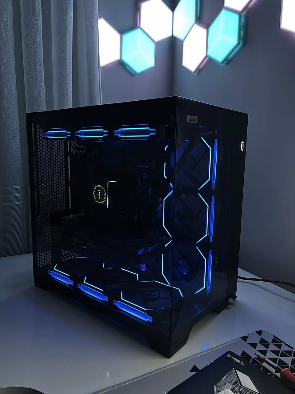السلام عليكم تجميعة للبيع سبب البيع اشتغل وما عندي وكت افتح الجهاز ، التجميعة صارلها سنه يمي وما استخدمتها هواي اكثر وقتي بالشغل ونضيفة وما متعوبة وموجود كل كراتين القطع مكاني اربيل الي يشتري يجي يفحص بالبيت ويشتري السعر 3500000 للتواصل على واتساب *********** ملاحظة بعض القطع جبتهن من بره العراق شكد دورت بالعراق ما لكيته والكيس ايضاً

AMD Ryzen 7 7800X3D

GeForce RTX 4070 TI SUPER 16G GAMING X
SLIM

GIGABYTE B650 AORUS ELITE AX V2

LIAN LI Galahad II LCD SL-INF 360 Black Liquid Cooler

G.Skill Flare X5 32 GB (2 x 16 GB) DDR5-6000 CL30 Memory

Western Digital WD_Black SN850X 2TB

XPG CORE REACTOR II VE 850W
80 Plus Gold ATX 3.1 Full
Modular PSU

Case lianli o11 vision Compact

Lian Li UNI FAN SL-INFINITY 120 RGB

