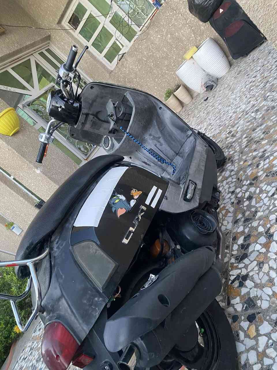 السلام عليكم
بوليس نوزل الدراجه ناعمه كلش و شلعتها حلوه مكينه صافيه مسويلها ادامه كامله فيتبم وكلجات و ولفات وبستم واطيك بيها ضمان اسبوع فحص ربع دينار مذب عليها سعرها 650 وبيها مجال قليل كلش ***********
