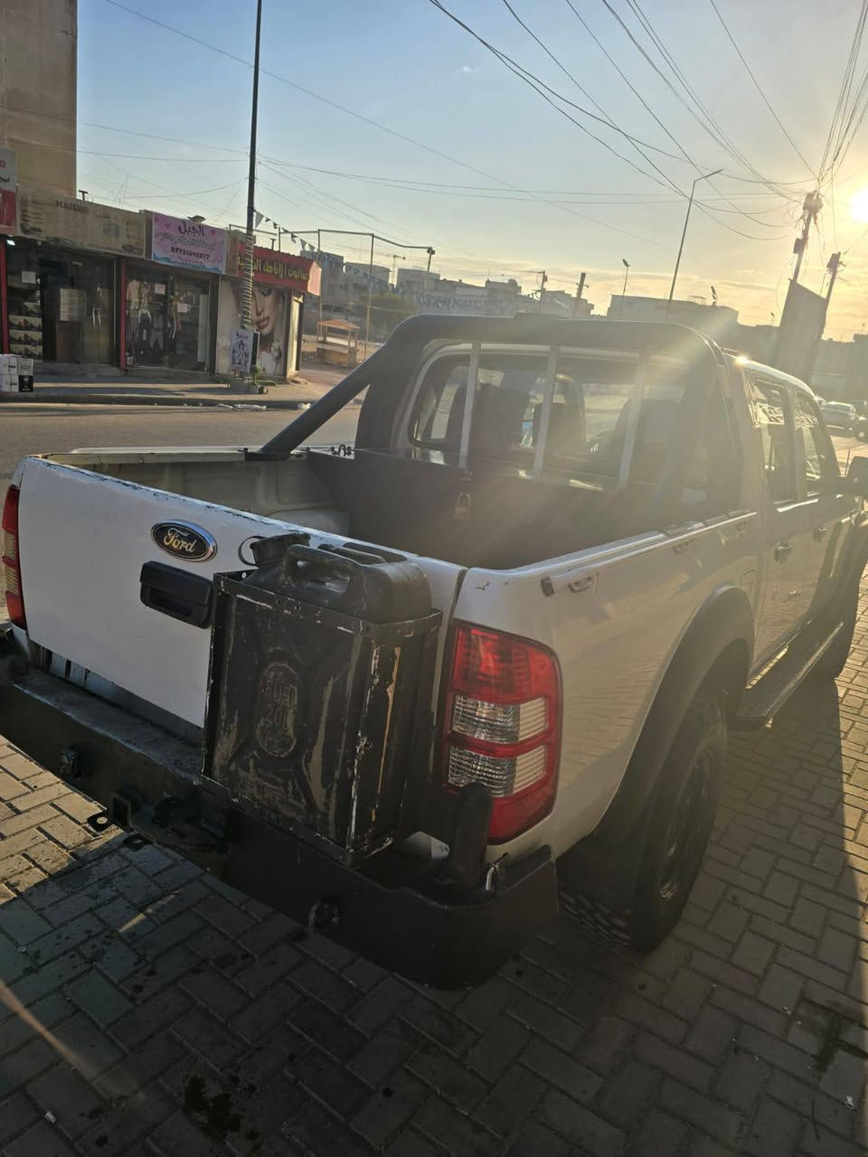 السلام عليكم
بيكم فورد رينجر 
موديل 2008 
عداد المسافة 100 الف كم 
السيارة كاملة من كل شي 
لا يوجد فيها نقص كير محرك تبريد كلة شغال 
السعر ( 94 ) ورقة 
للاستفسار الاتصال على الرقم  ( *********** ) 
العنوان بغداد قرب مرور الرستمية
