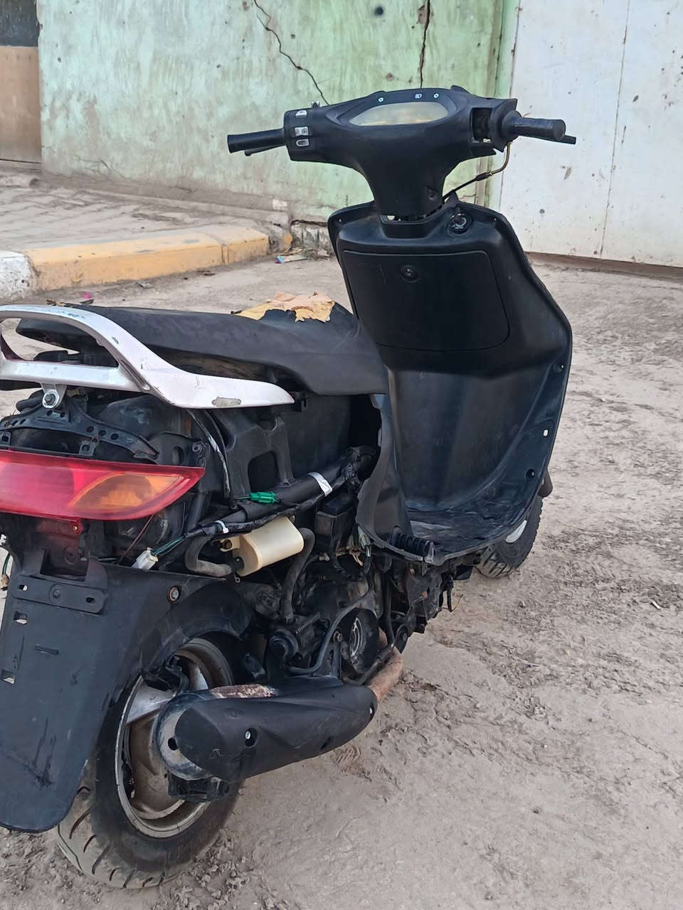 السلام عليكم فراشه فحل للبيع مفتوحه مره وحده شلع معدل فول كهربائيات كلهة شغاله سلف هندر مكينه ناعمه نقصهة بس جوزه او يده مال سلف سعرهة 225 او بيهة مجال بصيط مكاني شاميه ناحيت الصلاحيه ***********
