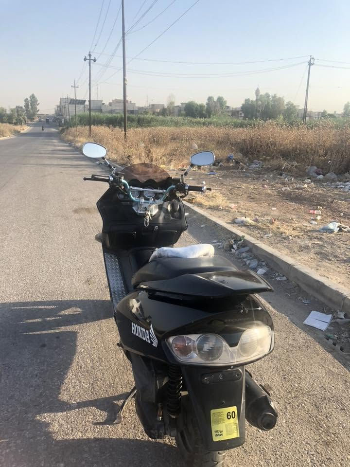 السلام وعليكم
فورزا 06
المكينة مامفتوحة شرط
كهربائيات الدراجة شغالة 
‏ ‭***********‬
السعر  750
