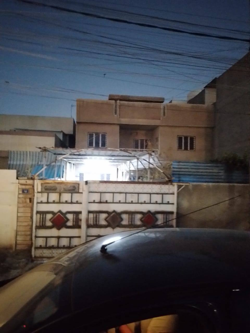 حي القاهره قرب جامعة جعفر الصادق دار للبيع قديم يعتبر ارض المساحه ٣٢٠م واجهه ١١م شارع عريض مكان راقي ومميز للاستفسار الاتصال ***********شركة الضحى للعقار

