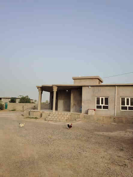 السلام عليكم بيت للبيع طابو زراعي  مساحة البيت ١٩٠متر والكاع نص دونم بين الخزاميه وسمره على طريق الرشيديه السعر ٤٥ اي استفسار اتصل ***********
