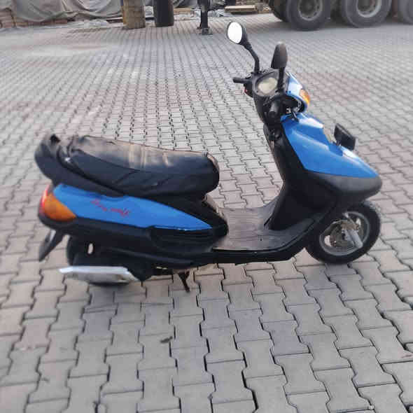 السلام عليكم
للبيع دراجة فراشه سرعه 140 شلعه معدل فول منضومه بانزين كلها جديده كهربائيات كلها شغاله اشاير شغاله دبلات جدد بك لايت شغال لايت شغال هندر دفره وحده سلف شغال دراجه خرسه شرط ماتسمع بس صوت الصالنصه تايرات جدد قبغ بانزين جكمجه جنطه كله علسويج استانه تعليك كفرات بلاديه مو تجاريه كامله مكمله خير من الله وصور كدامك المكان ناحيه الاسحاقي مركز ناحيه السعر300 وبيه مجال حك الجيه.
للاتصال علرقم ***********
