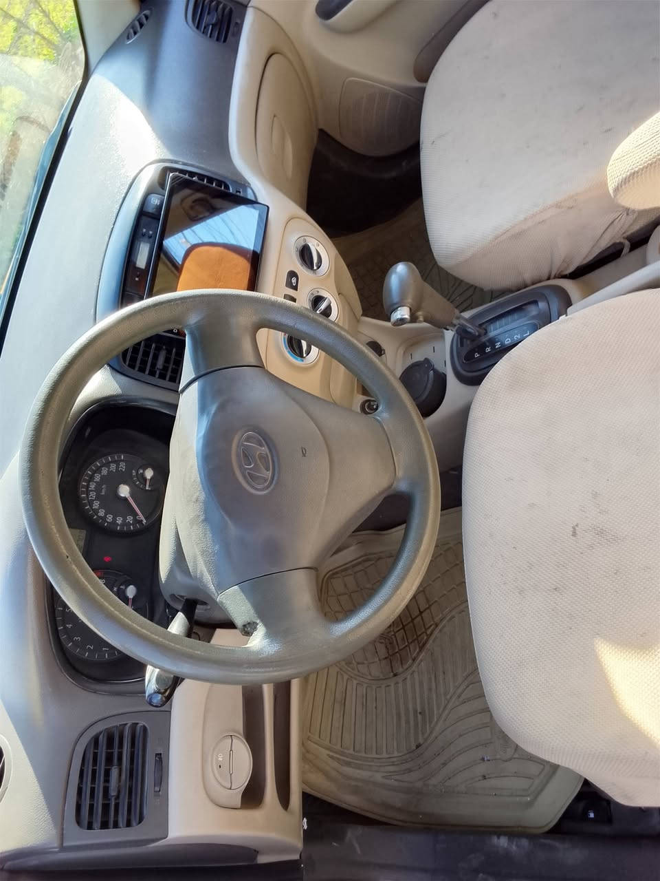 السلام عليك اكسنت موديل11 خليجي شركه طخه خفيفه يم البكلايت السياره مكفوله كير مكينه تبريد  كله جديد معروضه 90 الهاتف ***********
