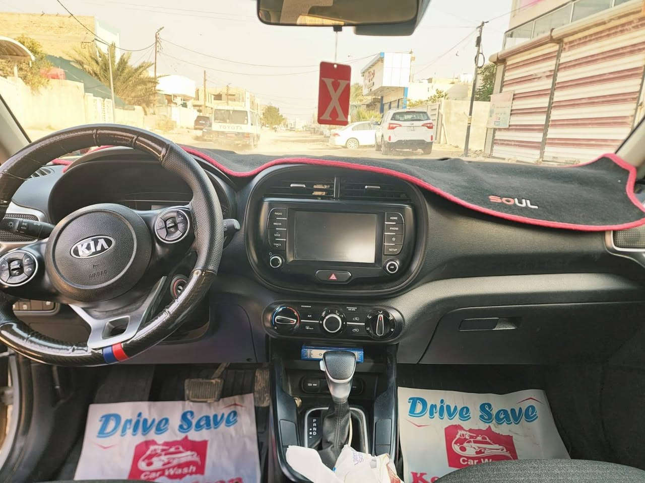 السلام عليكم
سياره صول موديل 2021
الضرر بسيط قطعتين 
امريكي محرك 2000 دوش 
المواصفات شاشه كبيره 
كامره دواره 
ويل كب 
رادار أمامي وخلفي وجانبي 
تحكم ستيرن جهتين 
كشن كهرباء 
السعر 142$ وبيها مجال  للاتصال ***********
