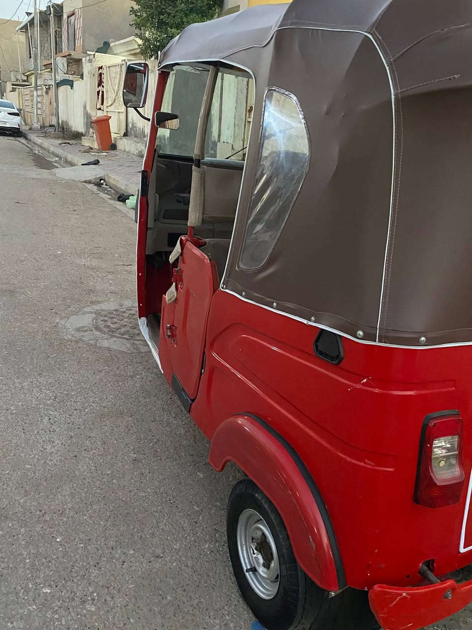22 للبيع
رقم انكليزي كفاله محرك ولا برغي مفتوح على وضع الشركه 

بيها معجون بلصفحه على كد شبر ونص تقريبا 

السعر 8500 وبي مجال بسيط ***********
