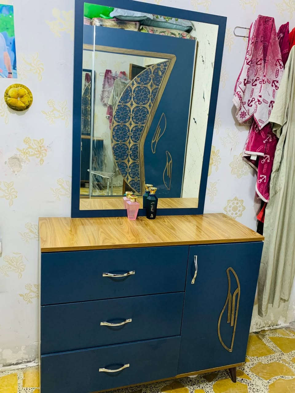 غرفة نوم مستعملة❤
عدد القطع / 5
سعرها / 300 وبيه مجال
مكاني الزعفرانيه


**إذا كنت صاحب هذا الإعلان وتريد حذفه لأي سبب، رجاءا أرسل رسالة إلى الدعم الفني**