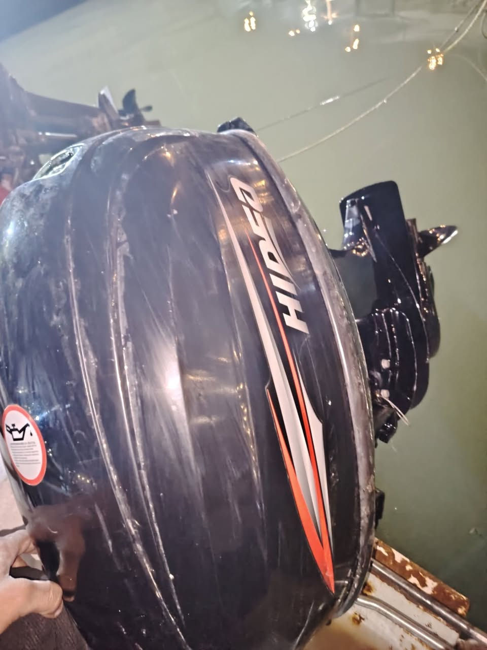 زورق للبيع بدون مكينه 800بدون ستيرن موجود بل كورنيش عشار *********** يذا هوه والمحرك 2مليون 600
