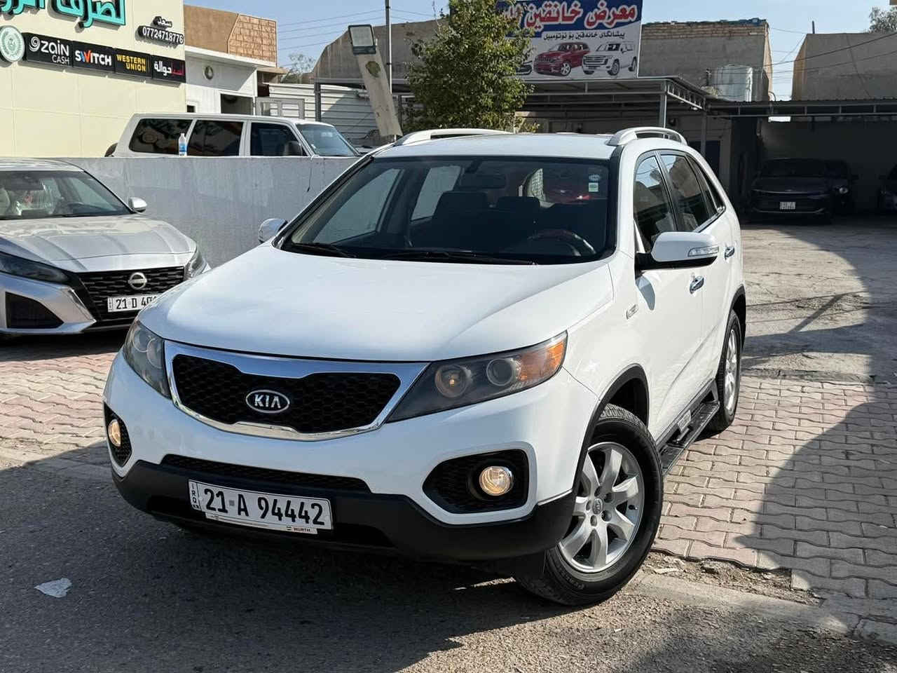 نوع السياره  كيا سورنتو 
موديل 2011
124km ماشيه
محرك 4 / 2400
بدون صبغ مكفوله
السونر مرفق بي شبر بارد 
للاستفسار ***********
العنوان ديالى خانقين/ معرض خانقين للسيارات
