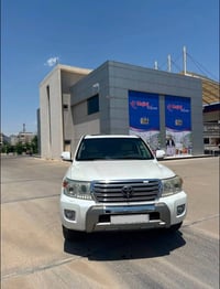 لاندكروزر • موديل ٢٠١٤ • مكينة ٥.٧